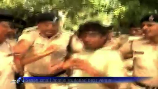 Bomb blasts kill five, wound 60 at Indian opposition rally