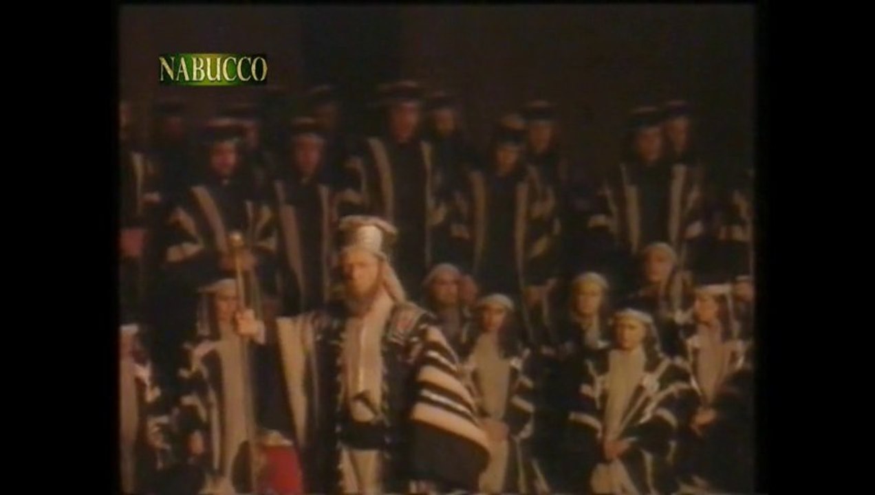 Nabucco - Coro  - Gli arredi festivi giu infantri - Istanbul State Opera and Ballet