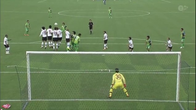 サッカーＪ２　最下位ガイナーレが首位・神戸と対戦