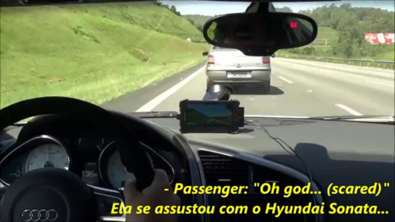 course: audi-r8 vs motos