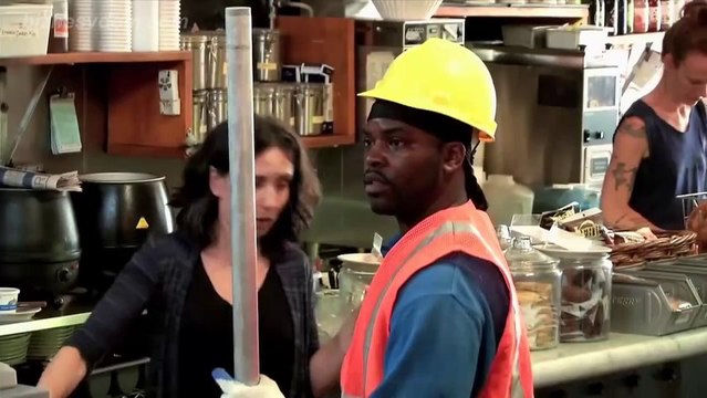 Развод людей в кафе. Телекинез