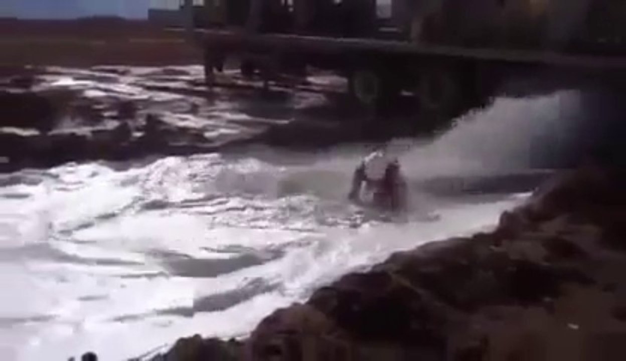 Holding A Big Water Pipe and FAIL... Th guys In the Water!
