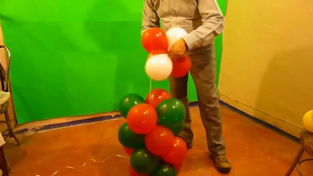 SANTA CLAUS EN UNA TORRE CON GLOBOS - SANTA CLAUS IN A BALLOON TOWER