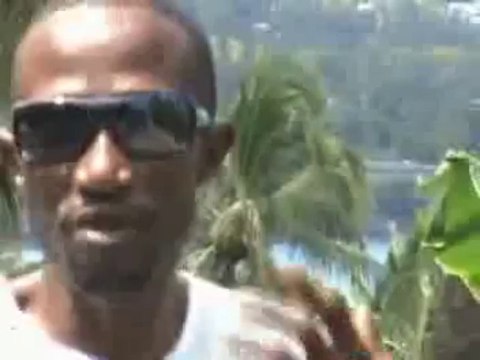 Bangoi kouni en live et Yemkavavo Moussa presente MAKILOTI Wazamani.mpg