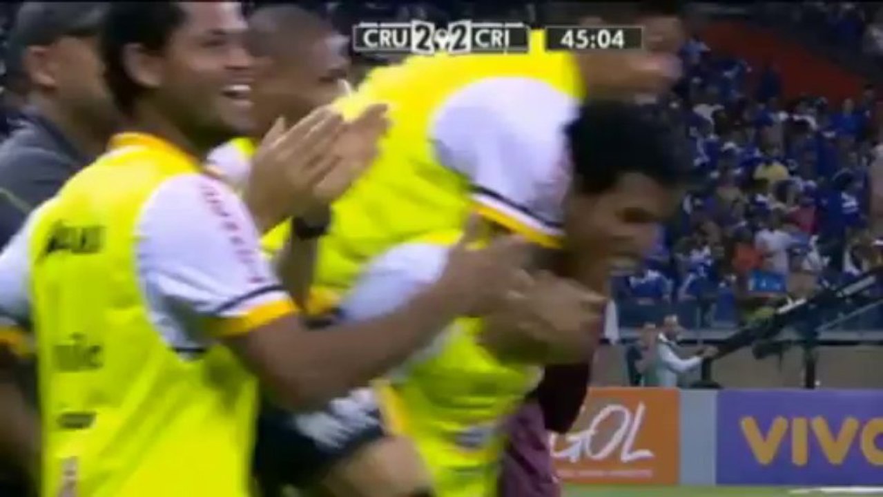 Brasileiro: Torflut und Hacken-Wahnsinn beim Spitzenreiter