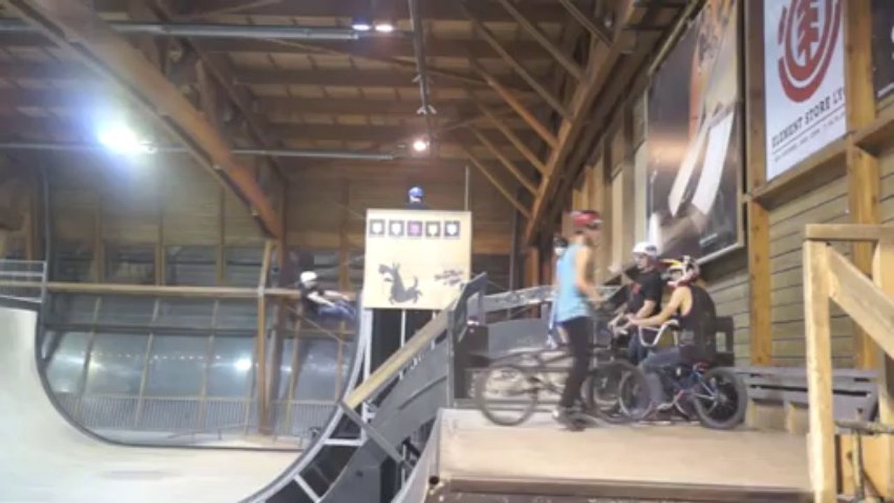Thibaut Panaville défise by red de sfr bmx pro