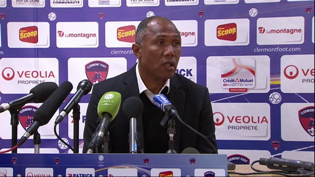 Conférence de presse Clermont Foot - RC Lens (0-0) : Régis BROUARD (CF63) - Antoine KOMBOUARE (RCL) - 2013/2014