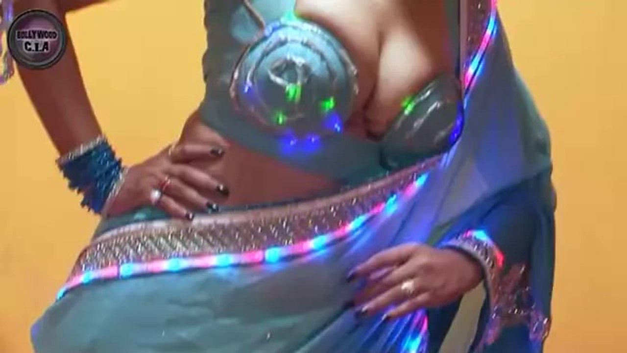 BUSTY Tanisha Singh's Diwali Photoshoot
