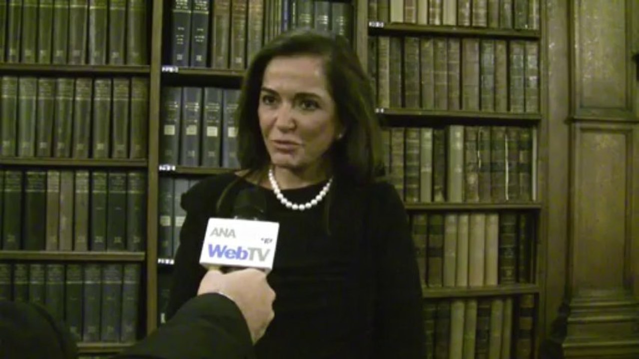 Η κ. Ντόρα Μπακογιάννη βασική ομιλήτρια σε ντιμπέιτ για την Ευρώπη, στο  πανεπιστημίου της Οξφόρδης