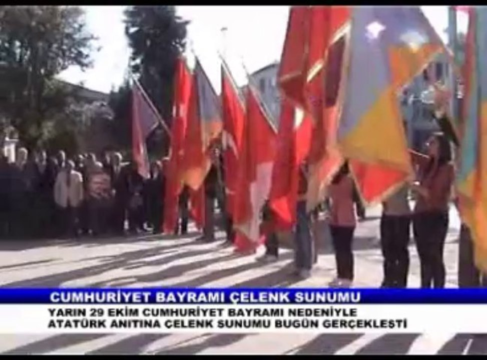 ZİLE DE CUMHURİYET BAYRAMI ÇELENK SUNUMU