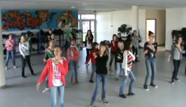 Répétition de l'atelier Danses et Chorégraphies sur Men in black