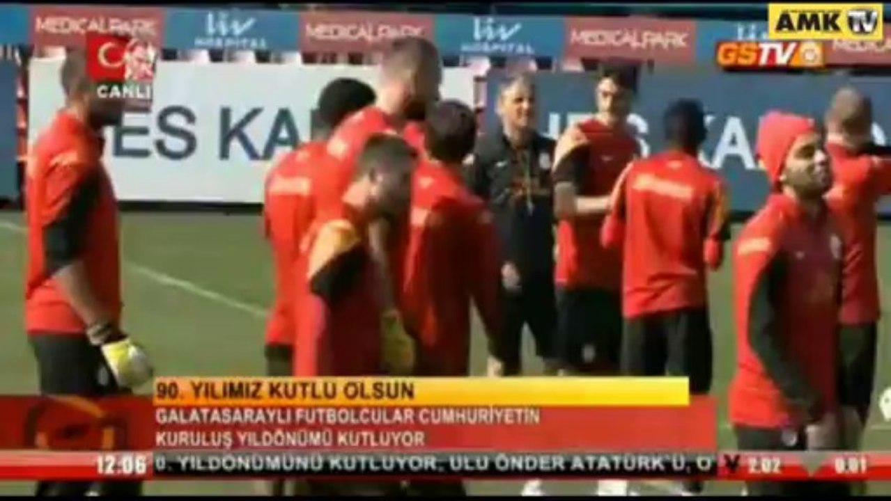 Galatasaraylı futbolcular bayramı kutladı