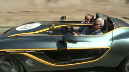 Jay Leno s'amuse au volant du concept Aston Martin CC100