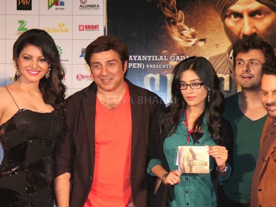 Sunny Deol with co-stars on music launch of Singh Saab the great