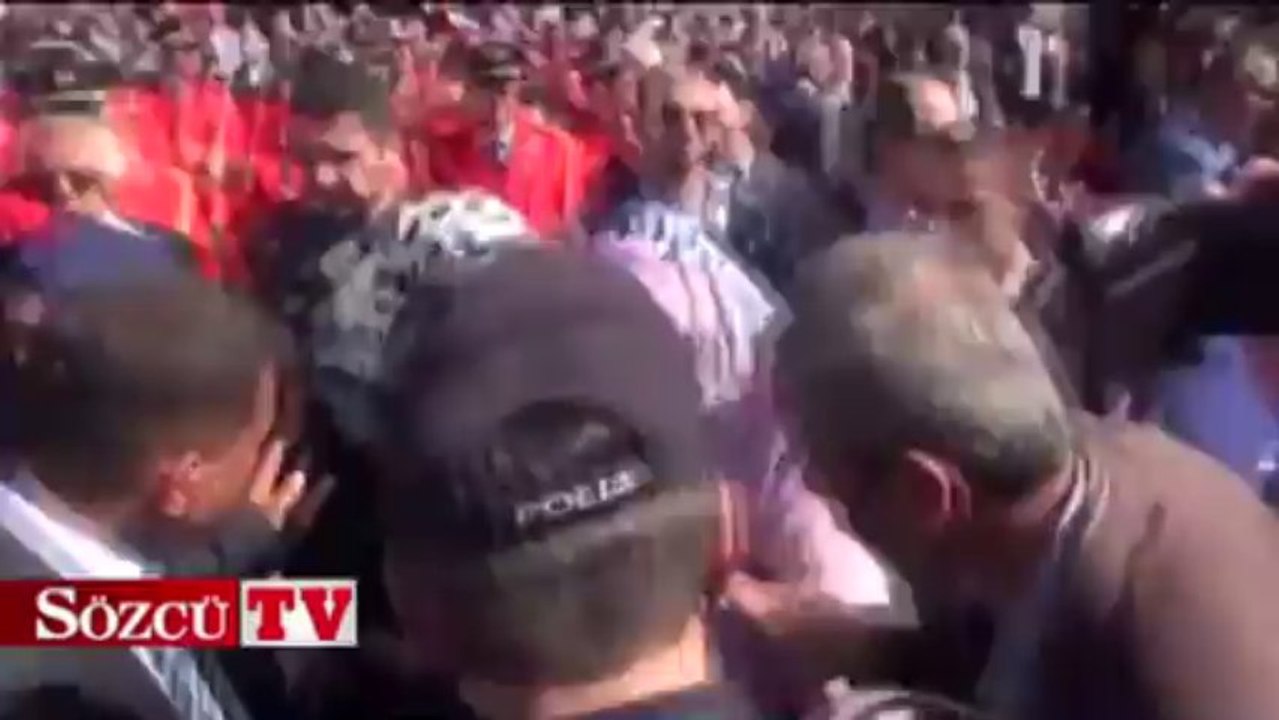 Balonlar alev aldı