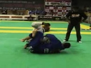 Jacaré VS Gracie Rogert