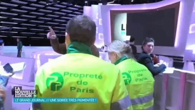 Anne-Elisabeth Lemoine nettoie le plateau du Grand Journal