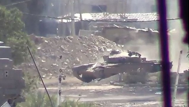 Un char tire un obus sur une caméra en Syrie