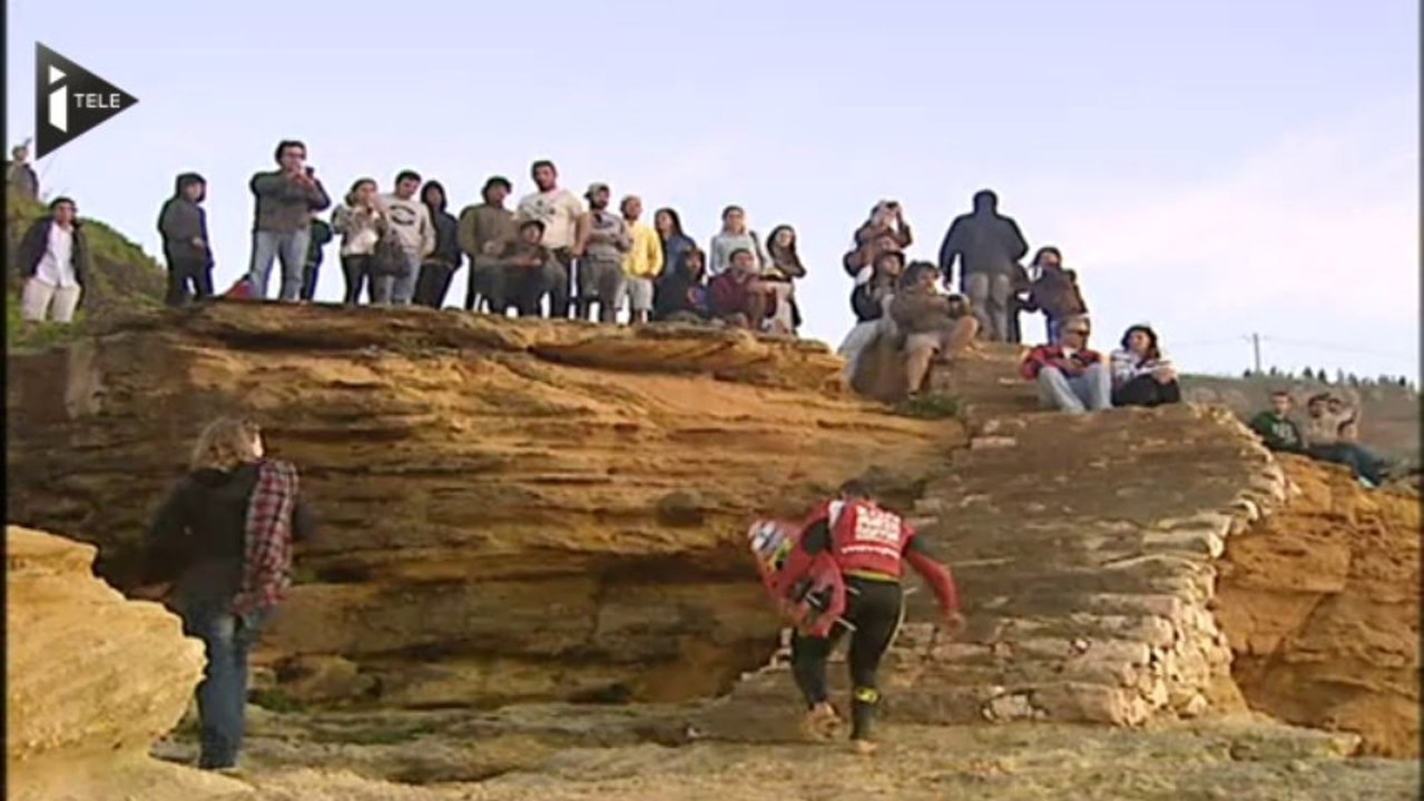 Surf : grosse frayeur pour une surfeuse brésilienne