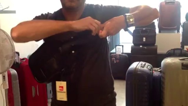 Sac porte travers vintage QUIKSILVER en vente chez S'cale Boutik maroquinerie bagage 28 avenue auber Nice face à la gare Thiers!!