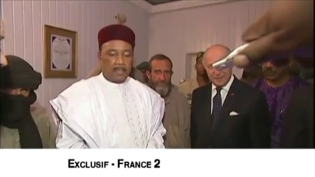 Les premières images des ex-otages français enlevés au Niger