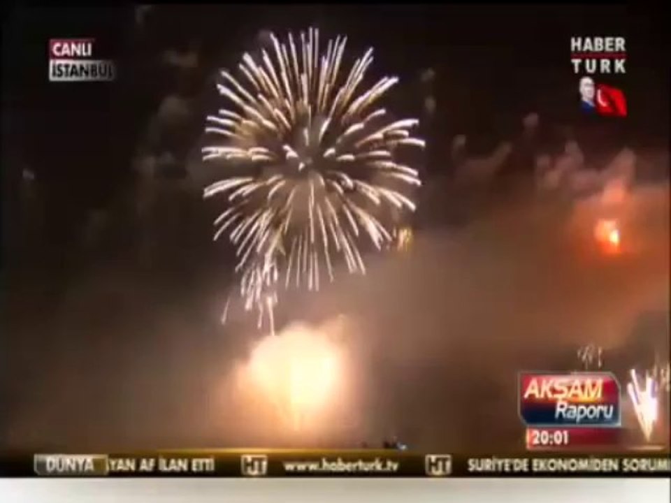 Boğaz'da Muhteşem Havai Fişek Gösterisi