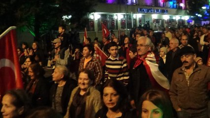 Ereğli’de binlerce insan Cumhuriyet kutlaması için yürüdü