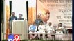 Manmohan, Modi share dais, cross swords over Sardar Patel - Tv9 Gujarat