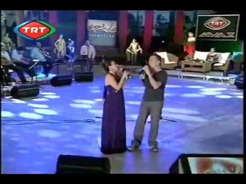 Sümer Ezgü- Azerin (Düet) / YALGIZAM YALGIZ- TRT CANLI PERFORMANS