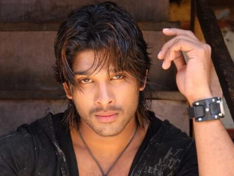 Telugu Actor Allu Arjun Facebook Star With One Million Followers