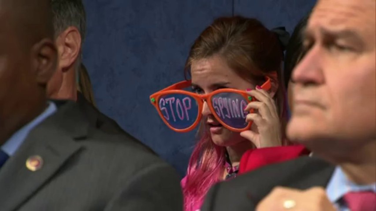 US espionage chiefs hit back in a row over mass spying