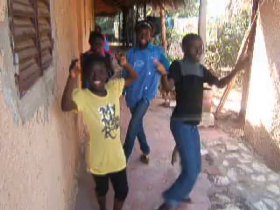 DANSE DE YOUZA 2011 AU VILLAGE DES TORTUE ECOMIXTE GUEDIAWAYE