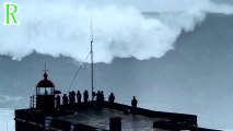 Carlos Burle Surfe la plus grande vague du monde, au Portugal - Nazaré 2013