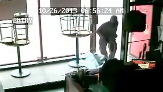 Thief Fails to Steal IPad at Pizza Joint