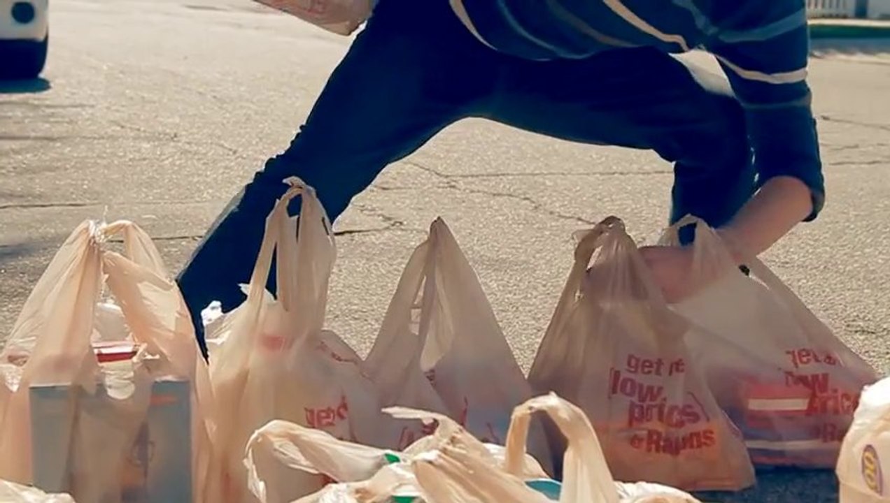 Rentrer les courses tout seul en une seule fois... Sketch trop marrant!