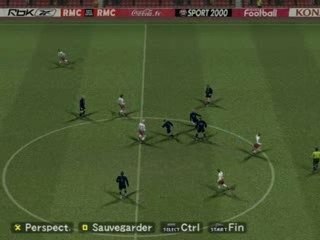 PES 6 : 2 joueurs taclés par 1 !