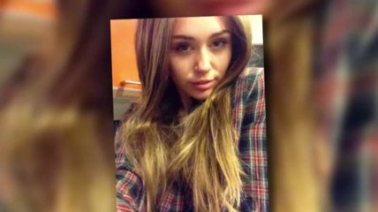 Miley Cyrus usa una peluca café y larga para Halloween