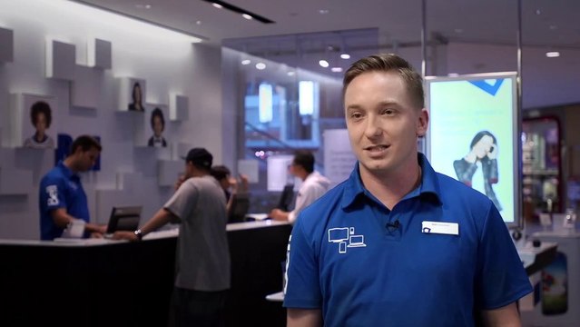 Working In A CellCom Bell Store - CellCom.ca - CellCom Communications