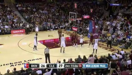 Le contre d’Andrew Bynum sur Deron Williams