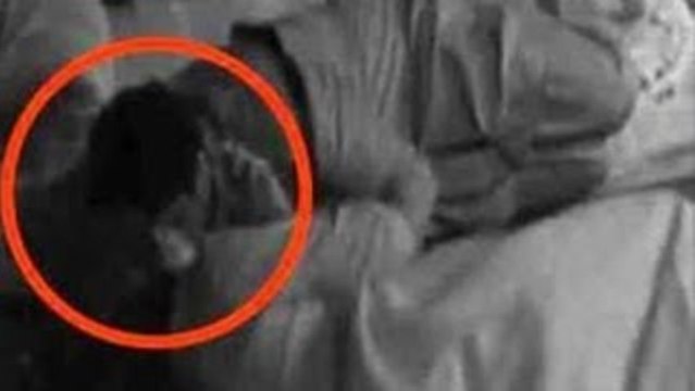 Armaan & Tanisha Caught Kissing in Bigg Boss 7 ?