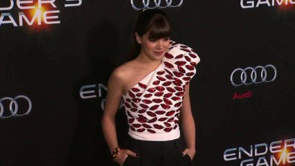 Hailee Steinfeld Stuns At "Ender's Game" Los Angeles Premiere