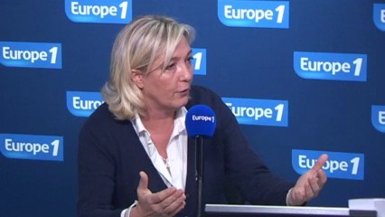 Écotaxe : "Encore une décision mi-chèvre mi-chou" pour Marine Le Pen