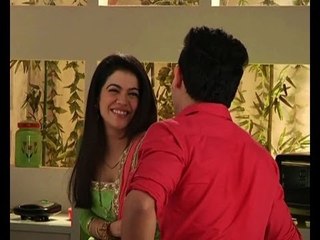 Aditya and Suhani enjoys while cooking