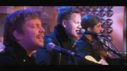 Imagine Dragons chante "Radioactive" en live dans "C à vous"