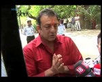 Sanjay Dutt returns to jail thanks media