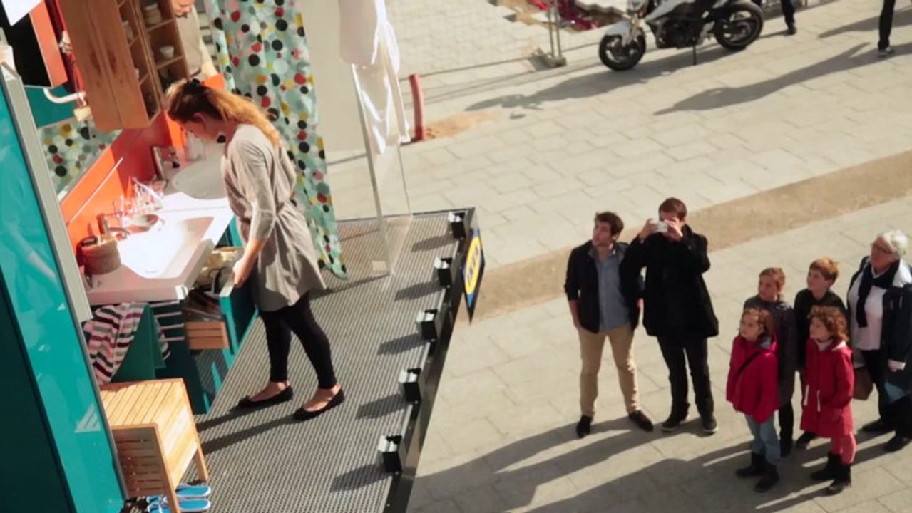 Panneau publicitaire vivant IKEA