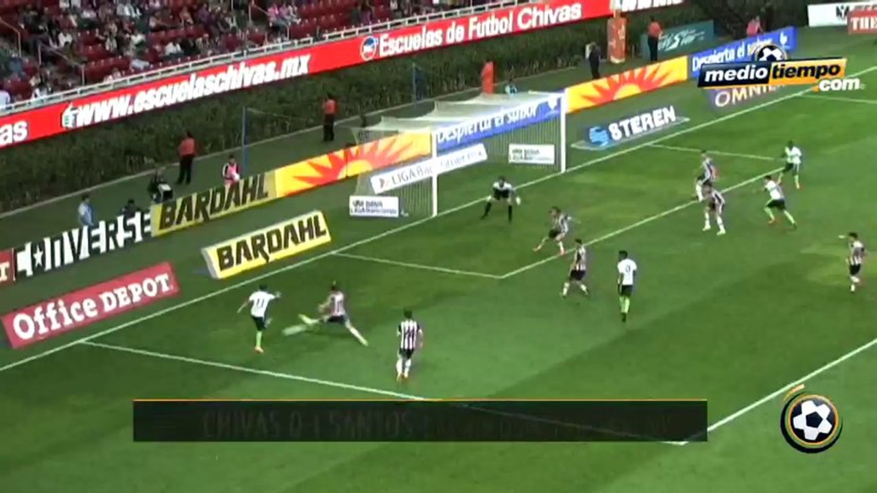 Santos hundió a Chivas y casi amarra boleto a Libertadores