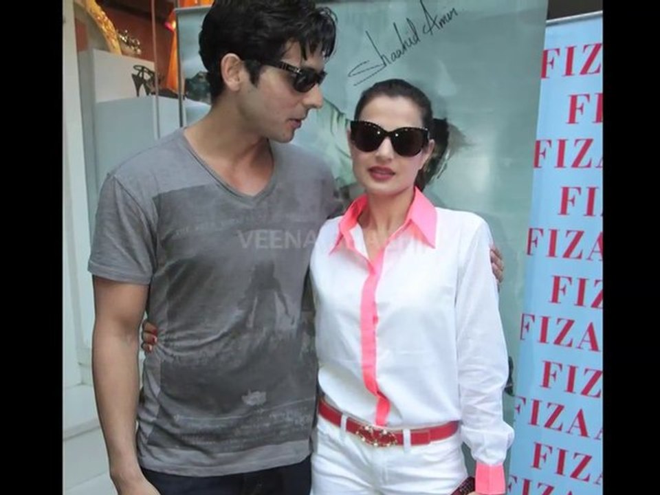 Bollywood Celebs at the launch of new collection of designer Shaahid Amir