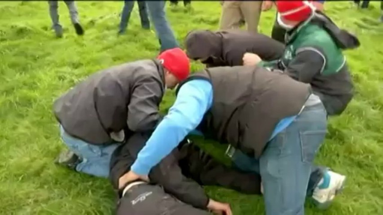 Ecotaxe : le portique de Pont-de-Buis démonté, "une victoire" pour les opposants bretons