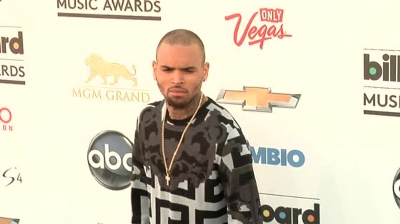 Chris brown drei monate in behandlung